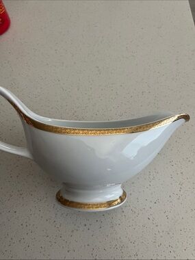 St. Nicholas Square vintage 18 karat Laurel Gold trim white Porcelain Gravy Boat